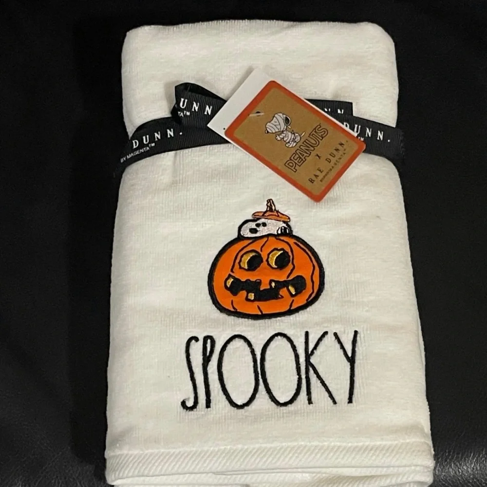 Halloween Rae Dunn Peanuts Snoopy Hand Towels SPOOKY - Peanuts Spooky Towels